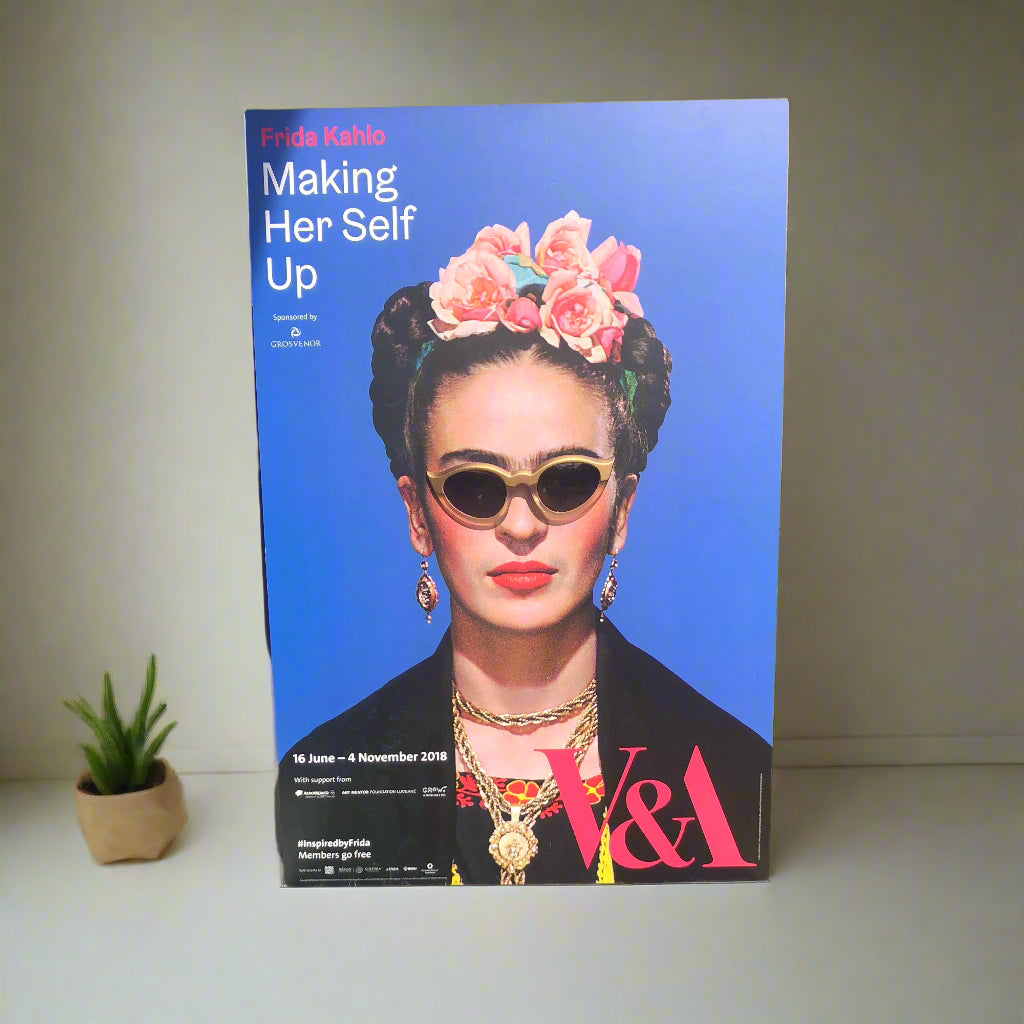Frida Kahlo Sunglasses – MOLAA Shop display picture 3