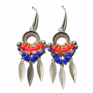 ARAUCA colorful and lightweight statement earrings: Blue/fuchsia