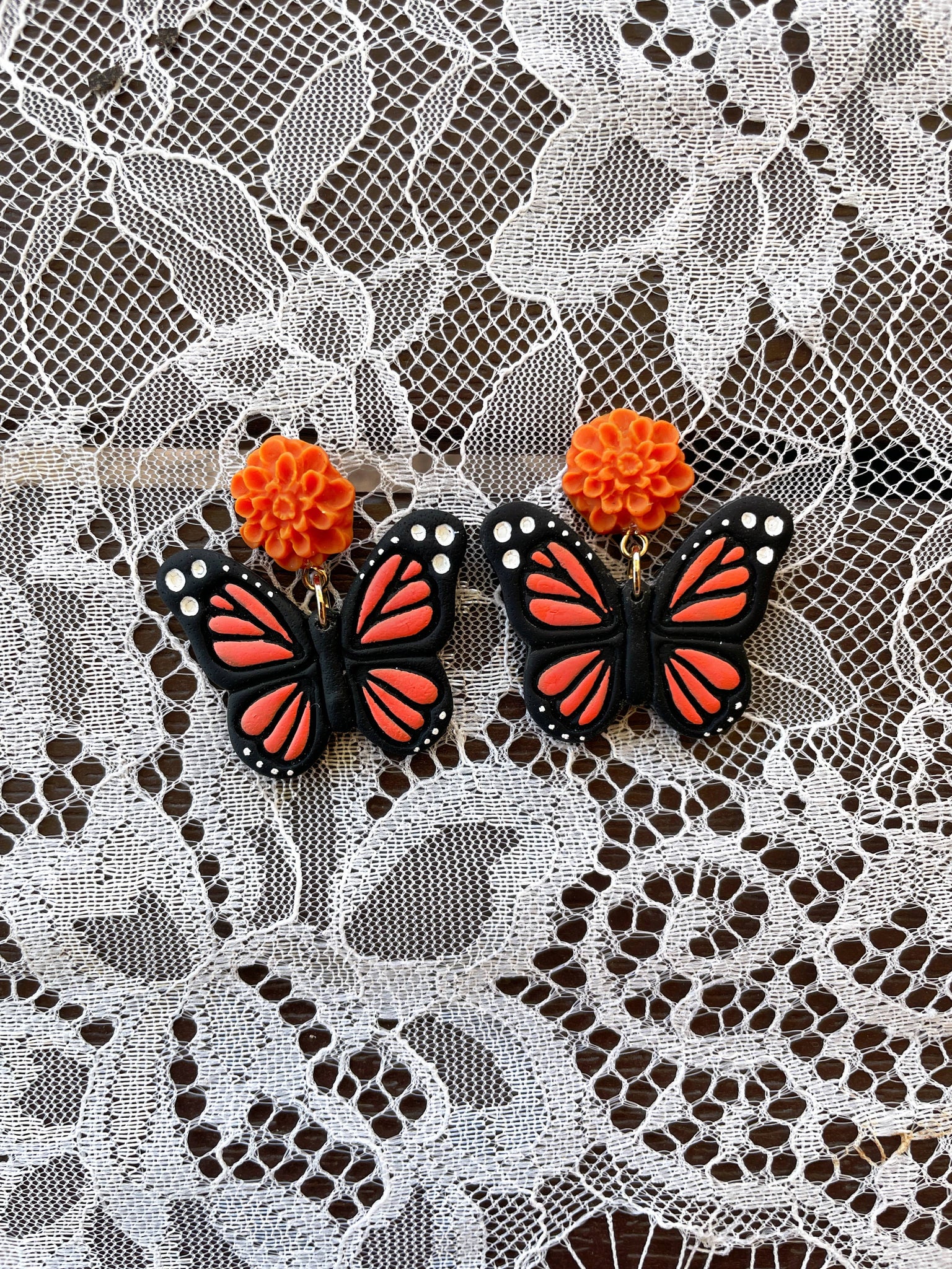 Monarch Butterfly Earrings with Cempasuchil Flowers - Day of the Dead Collection - Dia de los Muertos Jewelry