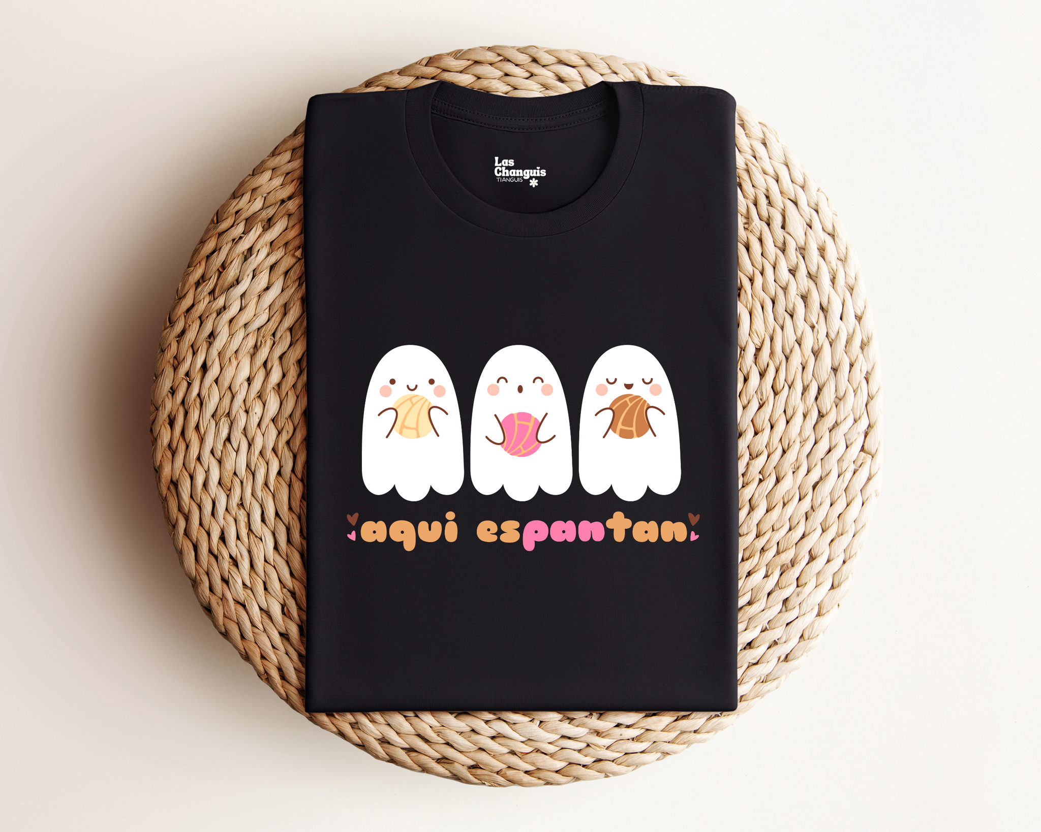 Aquí Espantan con Fantasmas Halloween Tee