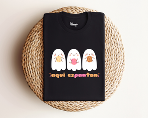 Aquí Espantan con Fantasmas Halloween Tee