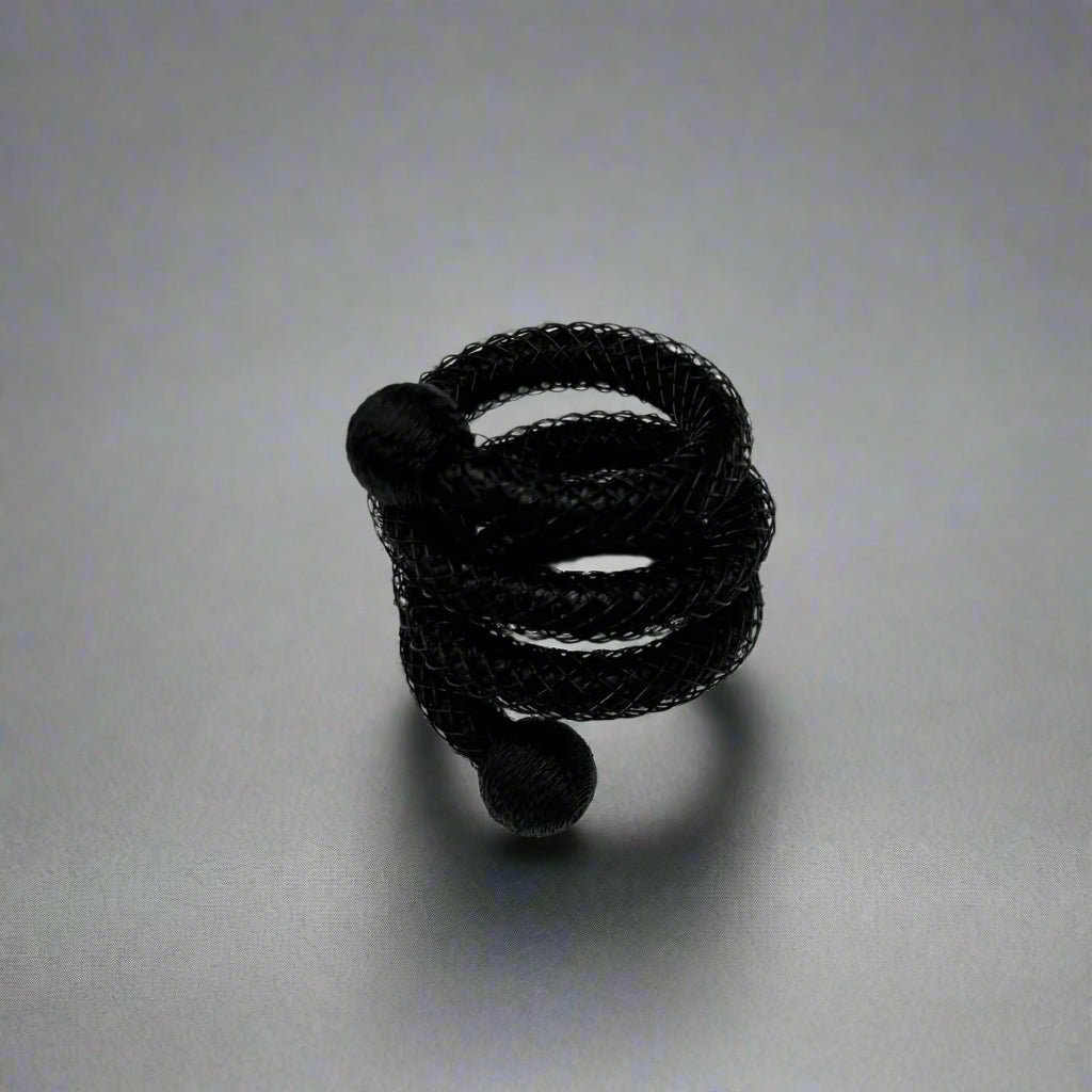 Small Life Knot Ring - Black