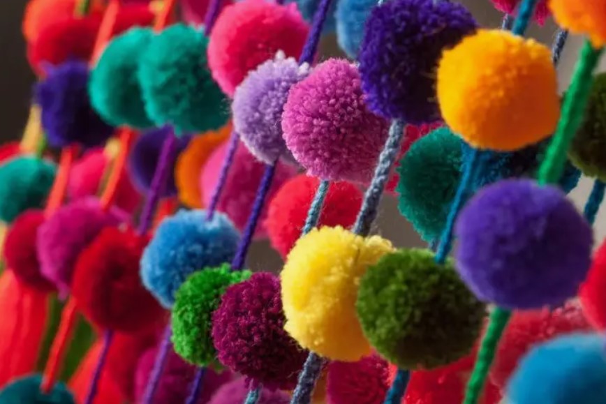 Pom Pom Garland Decor - Mexico