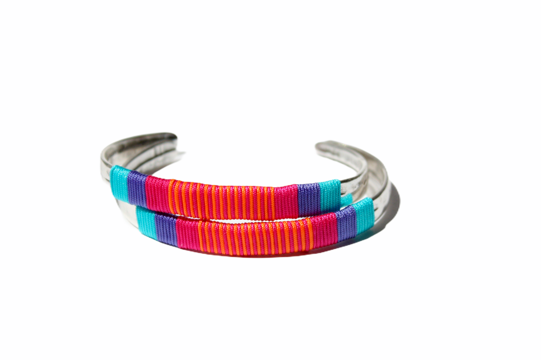 GUATAPURÍ adjustable bracelet with colorful threads